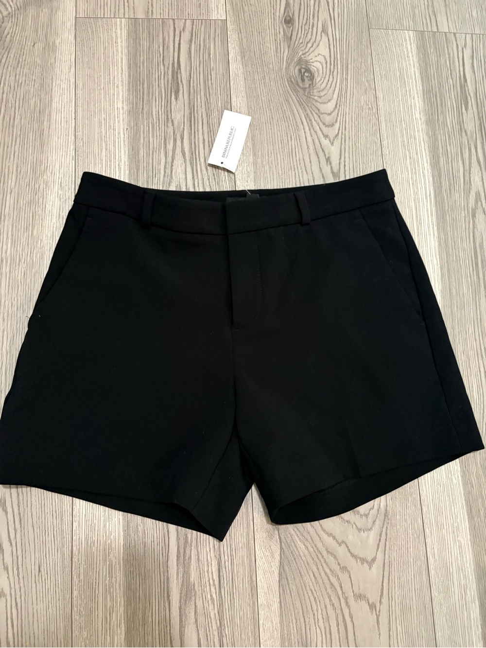 Banana Republic Black Dress Shorts Size 2 NWT